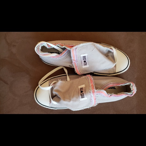 Converse - Picture 2 of 3